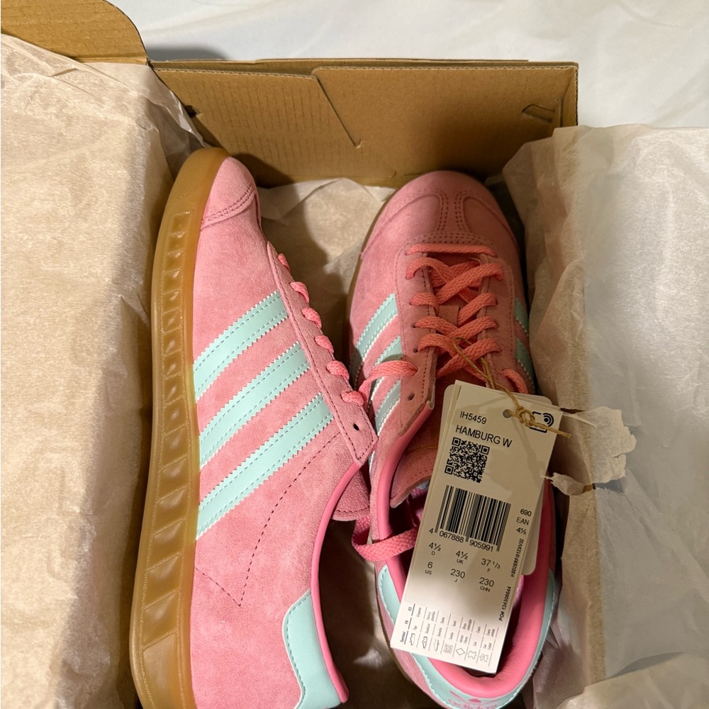 Adidas Pink Sneakers for Everyday Comfort - Picture 2 of 6